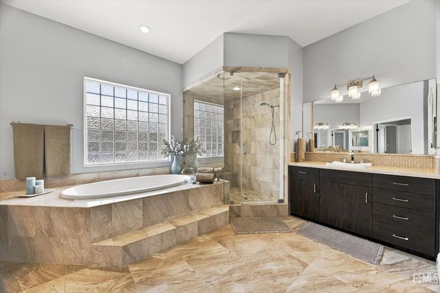 1302 Renoir Avenue, Bakersfield, CA 93314