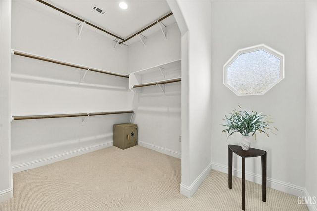 1302 Renoir Avenue, Bakersfield, CA 93314