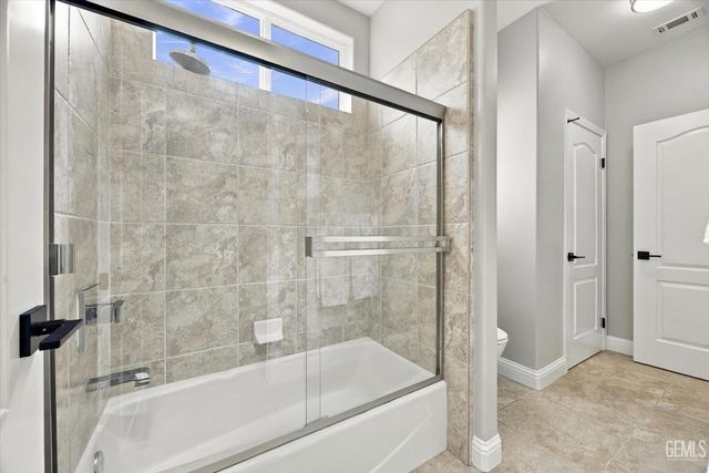 1302 Renoir Avenue, Bakersfield, CA 93314