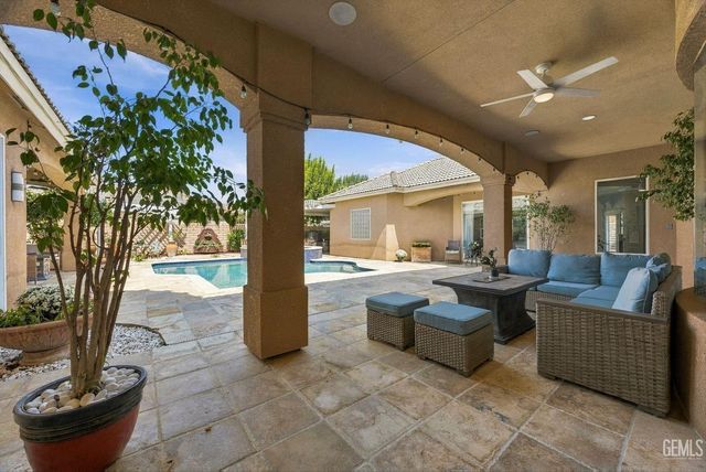 1302 Renoir Avenue, Bakersfield, CA 93314