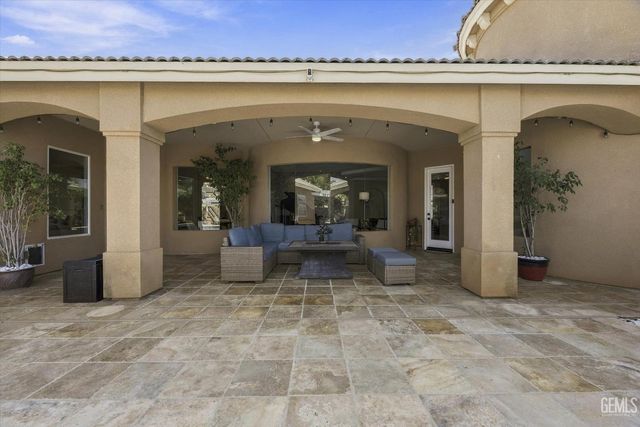 1302 Renoir Avenue, Bakersfield, CA 93314