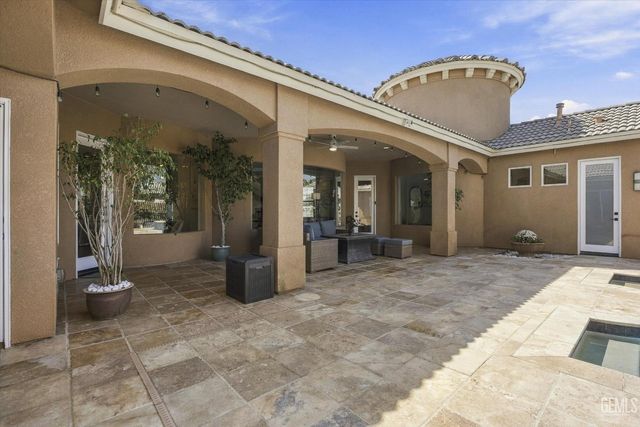 1302 Renoir Avenue, Bakersfield, CA 93314