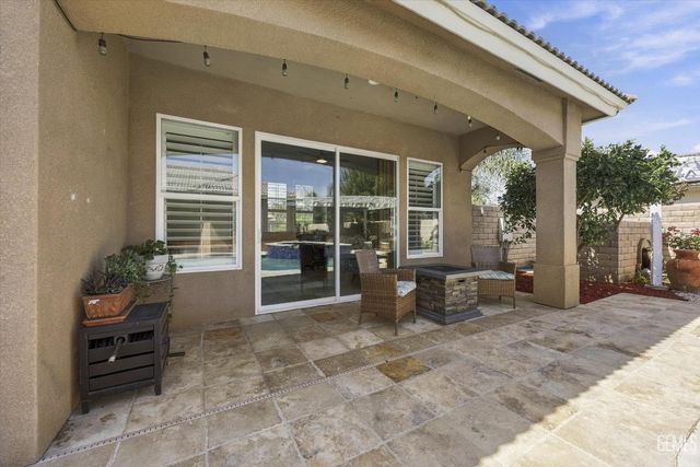 1302 Renoir Avenue, Bakersfield, CA 93314