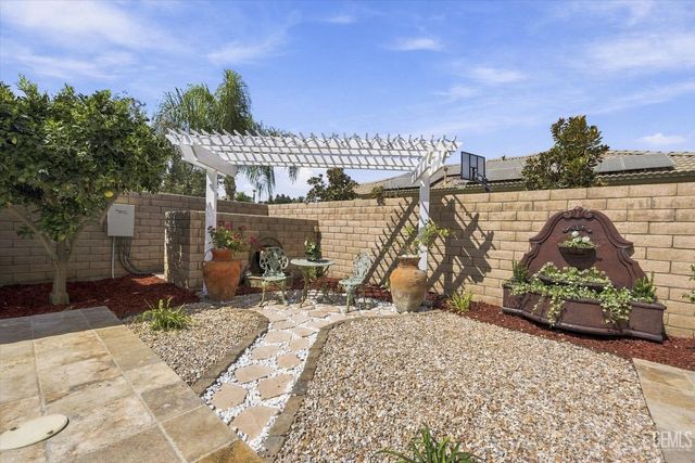 1302 Renoir Avenue, Bakersfield, CA 93314