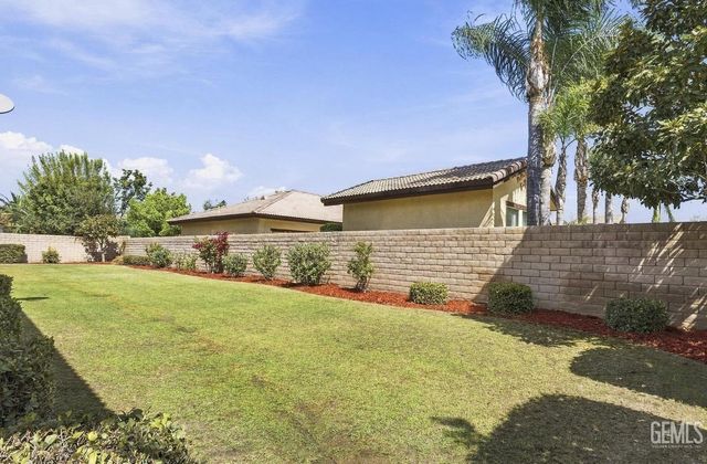 1302 Renoir Avenue, Bakersfield, CA 93314