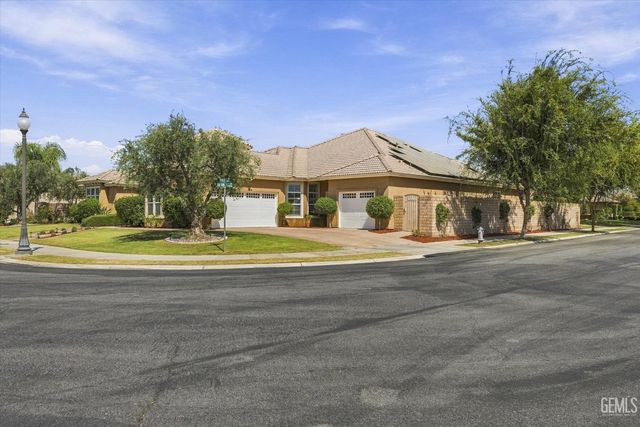 1302 Renoir Avenue, Bakersfield, CA 93314