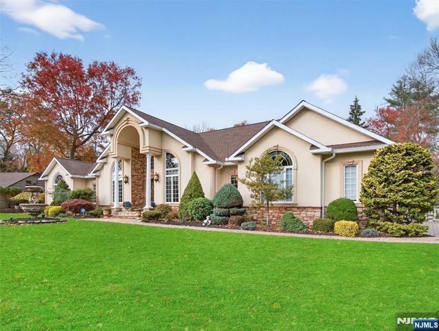 32 Chadwick Road, Hillsdale, NJ 07642