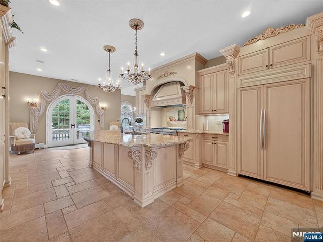 32 Chadwick Road, Hillsdale, NJ 07642