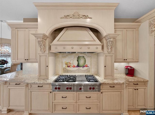 32 Chadwick Road, Hillsdale, NJ 07642