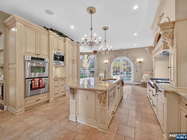 32 Chadwick Road, Hillsdale, NJ 07642