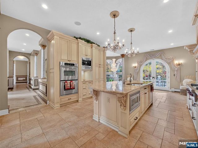 32 Chadwick Road, Hillsdale, NJ 07642