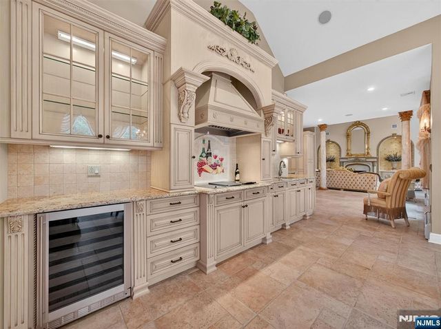 32 Chadwick Road, Hillsdale, NJ 07642