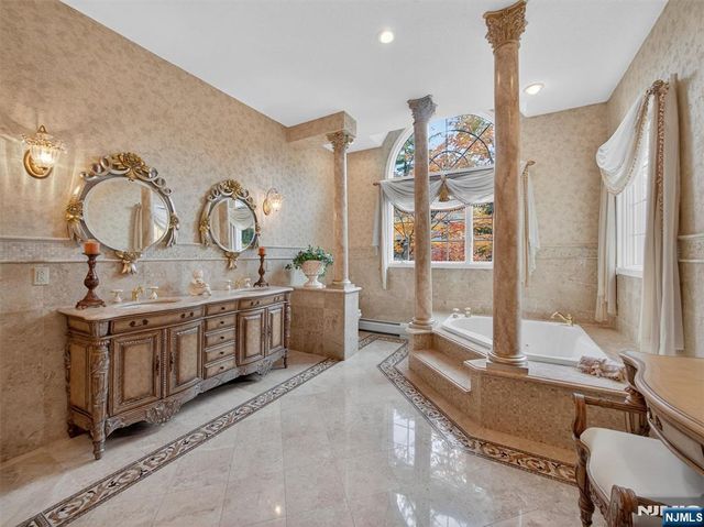 32 Chadwick Road, Hillsdale, NJ 07642