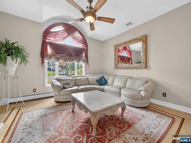 32 Chadwick Road, Hillsdale, NJ 07642