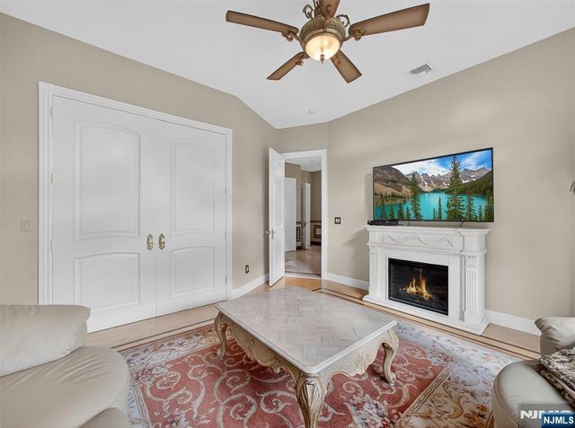 32 Chadwick Road, Hillsdale, NJ 07642