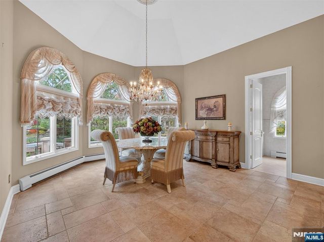 32 Chadwick Road, Hillsdale, NJ 07642