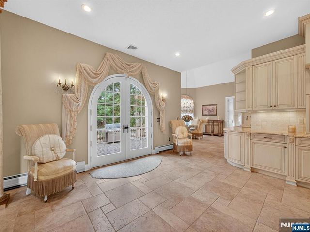 32 Chadwick Road, Hillsdale, NJ 07642