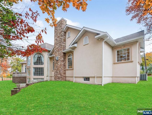 32 Chadwick Road, Hillsdale, NJ 07642