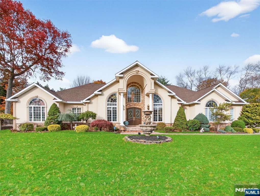 32 Chadwick Road, Hillsdale, NJ 07642