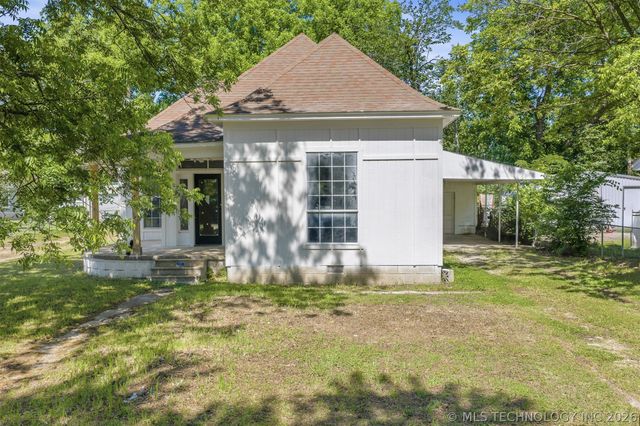302 S 10 Avenue, Madill, OK 73446