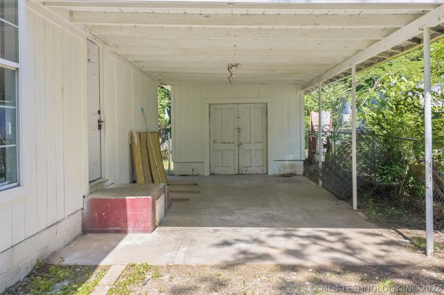 302 S 10 Avenue, Madill, OK 73446