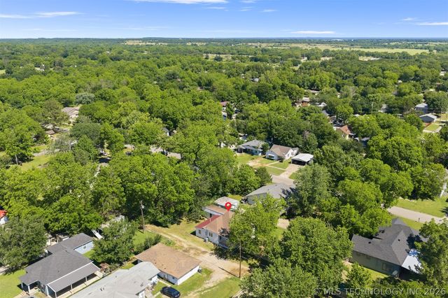 302 S 10 Avenue, Madill, OK 73446