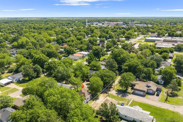 302 S 10 Avenue, Madill, OK 73446