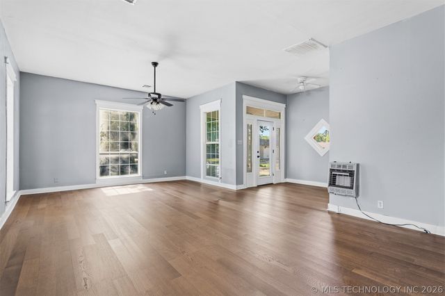 302 S 10 Avenue, Madill, OK 73446