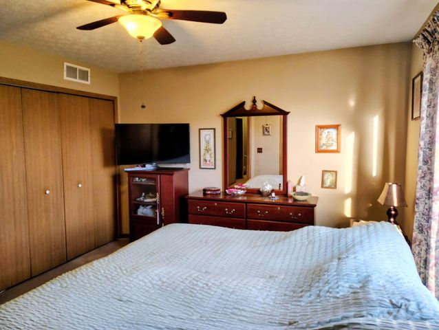908 Larkfield Drive, Columbus, OH 43085