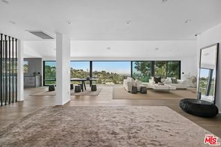 11010 Chalon Road, Los Angeles, CA 90077