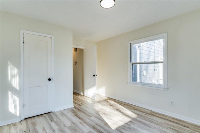 1652 S Ellis St, Wichita, KS 67211