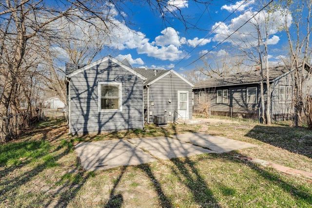 1652 S Ellis St, Wichita, KS 67211