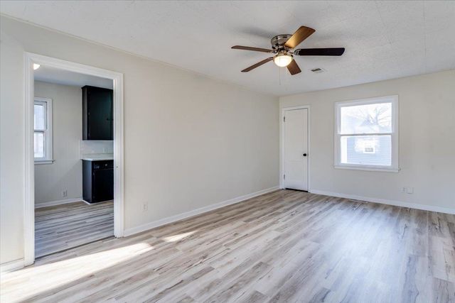 1652 S Ellis St, Wichita, KS 67211