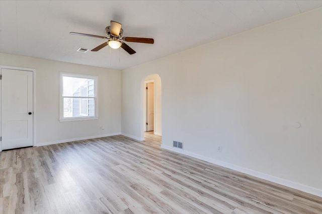 1652 S Ellis St, Wichita, KS 67211