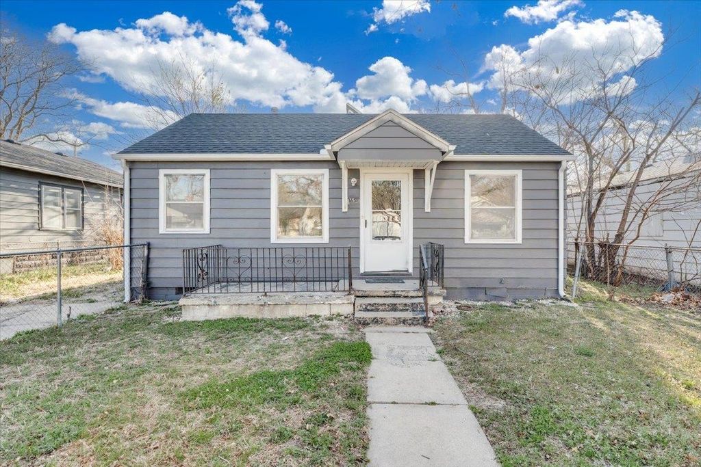 1652 S Ellis St, Wichita, KS 67211