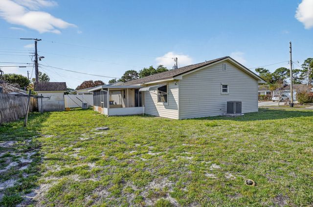 10841 SE Fir Drive, Hobe Sound, FL 33455
