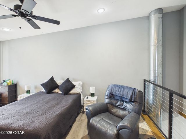 2215 S Joplin, Joplin, MO 64804