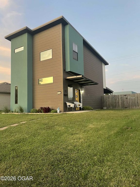 2215 S Joplin, Joplin, MO 64804