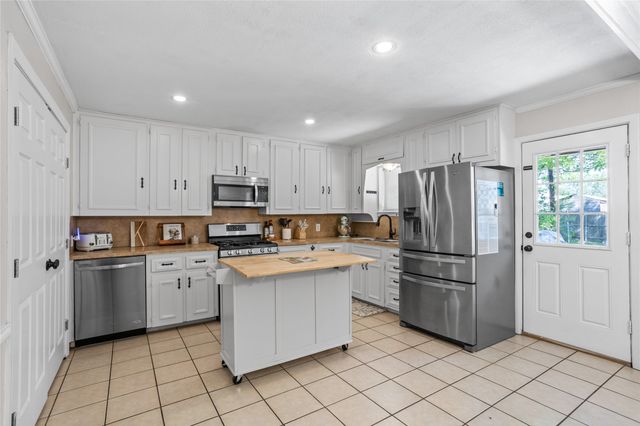 2216 Piedmont Street, Irving, TX 75061