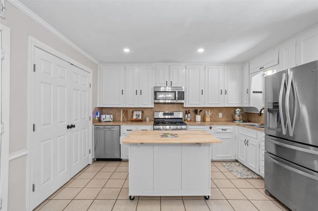 2216 Piedmont Street, Irving, TX 75061