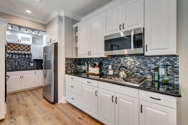 213 Ledgenest Drive, Mckinney, TX 75072