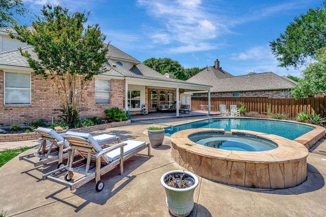 213 Ledgenest Drive, Mckinney, TX 75072