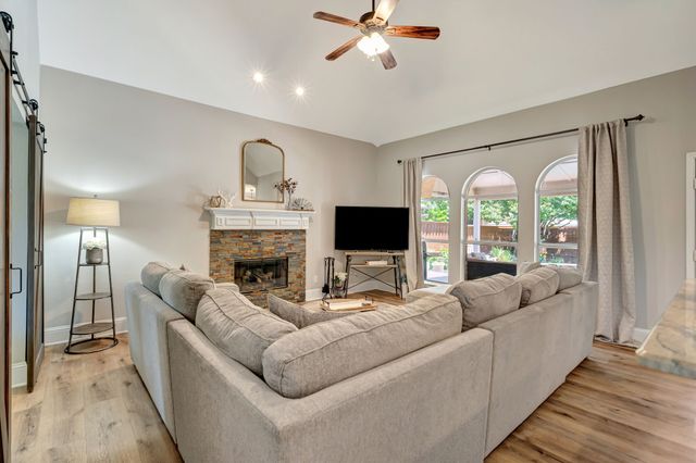 213 Ledgenest Drive, Mckinney, TX 75072