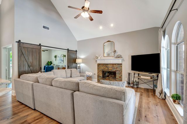 213 Ledgenest Drive, Mckinney, TX 75072