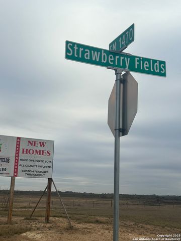 129 Growers Ave., Poteet, TX 78065