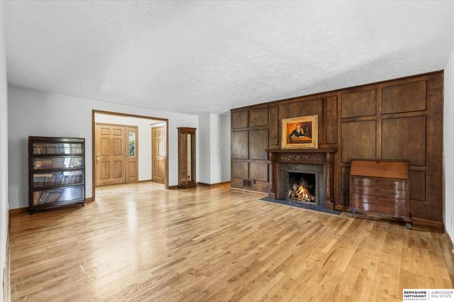 2506 S 105th Avenue, Omaha, NE 68124