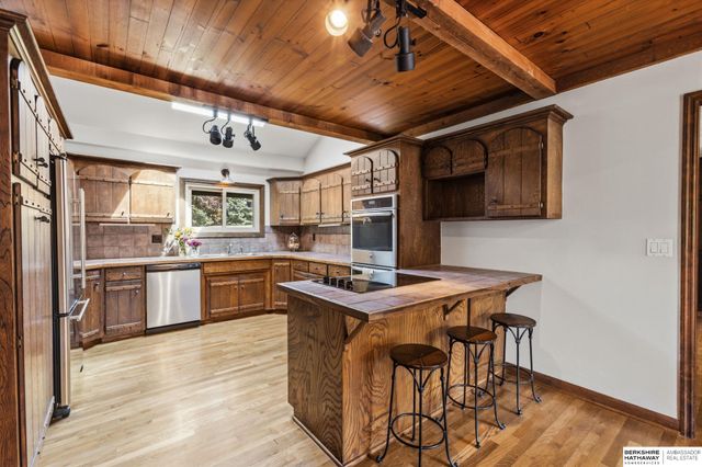 2506 S 105th Avenue, Omaha, NE 68124