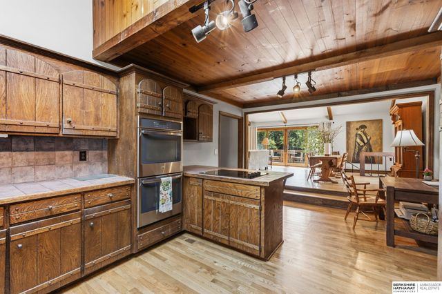 2506 S 105th Avenue, Omaha, NE 68124