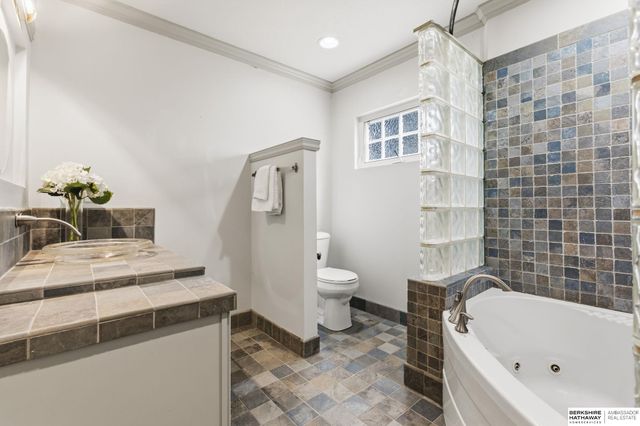 2506 S 105th Avenue, Omaha, NE 68124