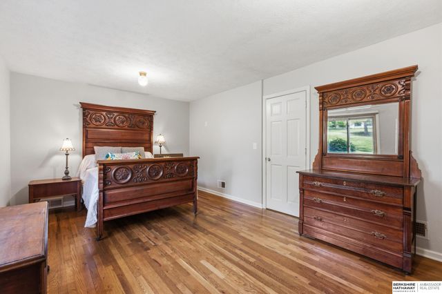2506 S 105th Avenue, Omaha, NE 68124